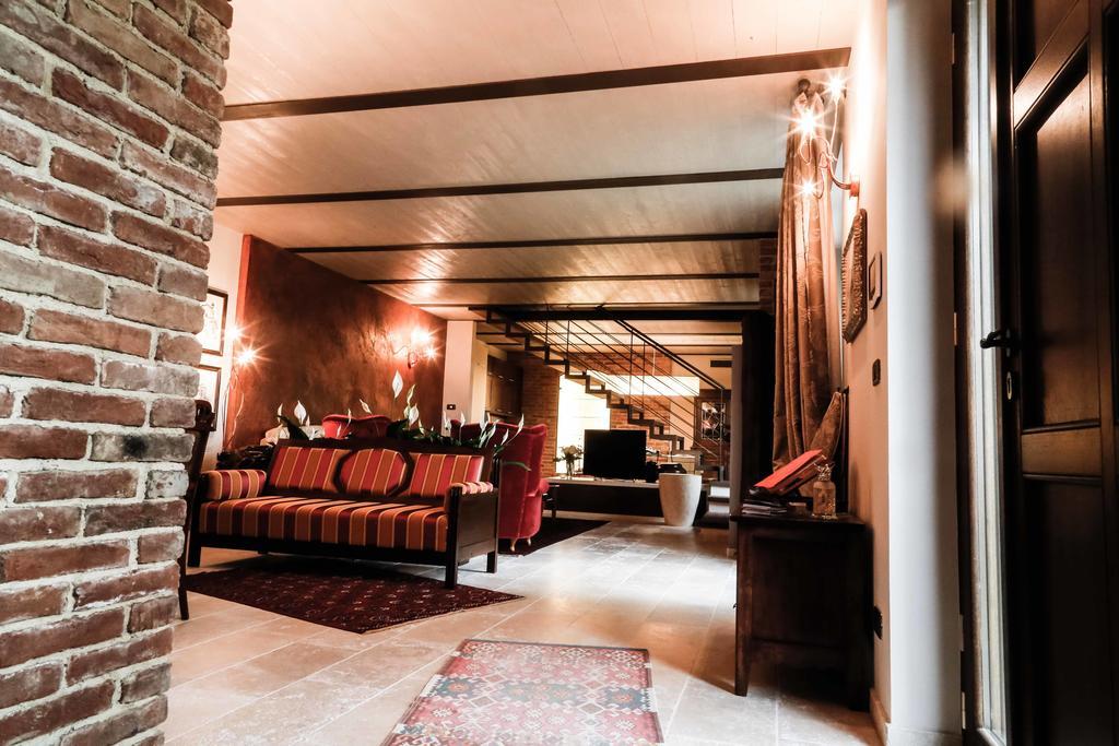 Bed and Breakfast Cascina Cortine à Guarene Extérieur photo